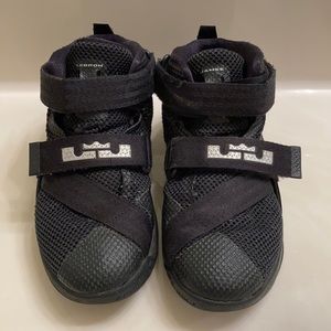 LeBron James black Boys Nike soldier 1X 9